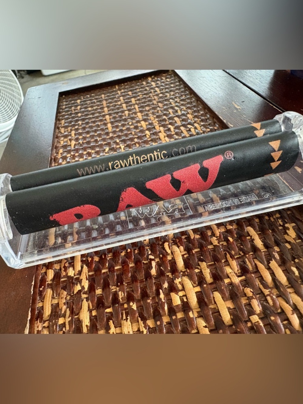 RAW Black Rolling Paper Holder Stand